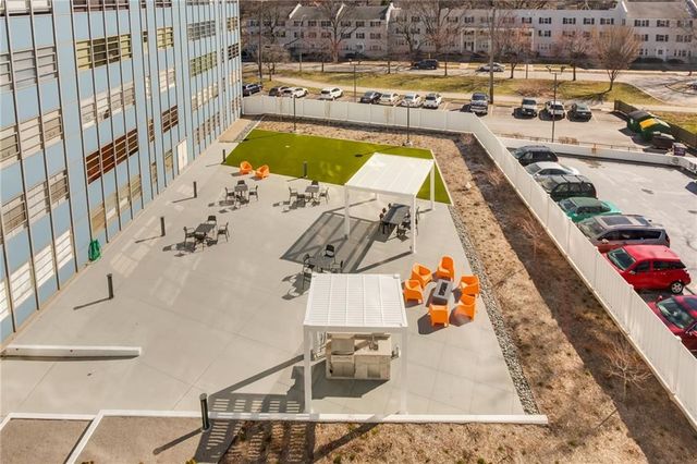 333 W Meyer Boulevard 712, Kansas City, MO 64113
