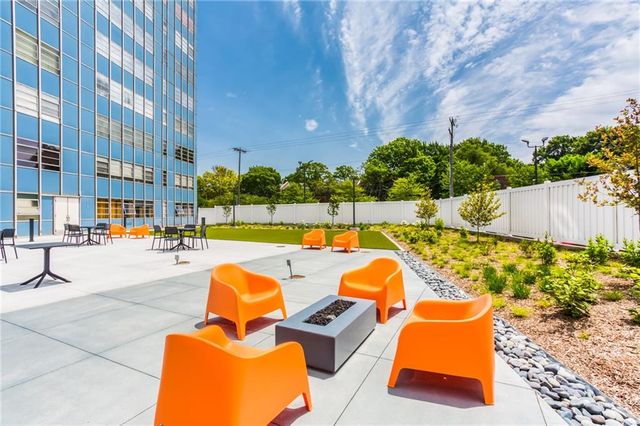 333 W Meyer Boulevard 712, Kansas City, MO 64113