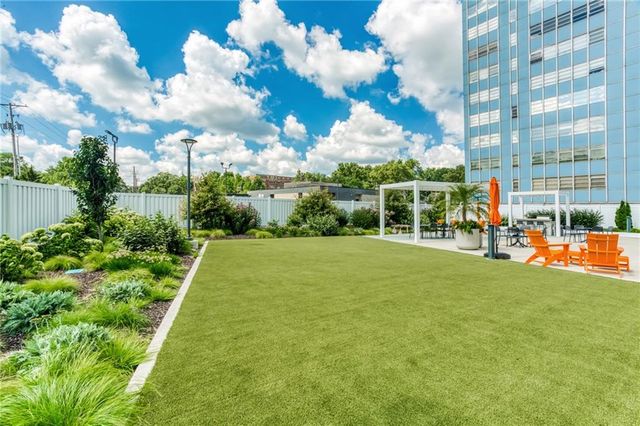 333 W Meyer Boulevard 712, Kansas City, MO 64113