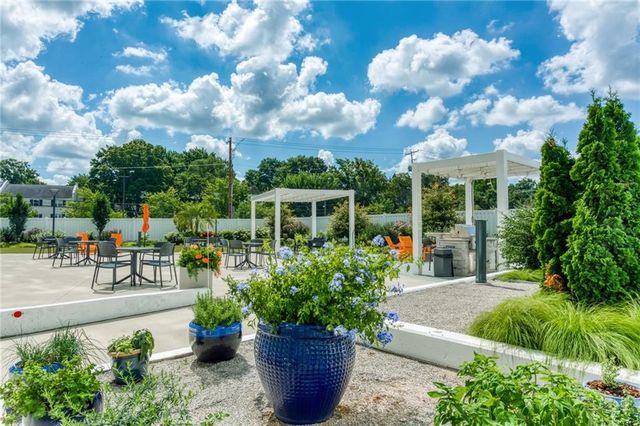 333 W Meyer Boulevard 712, Kansas City, MO 64113