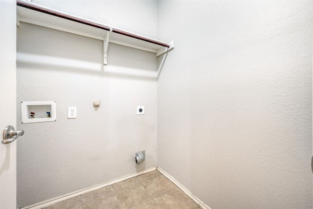 930 Fox Grove Lane, Providence Village, TX 76227