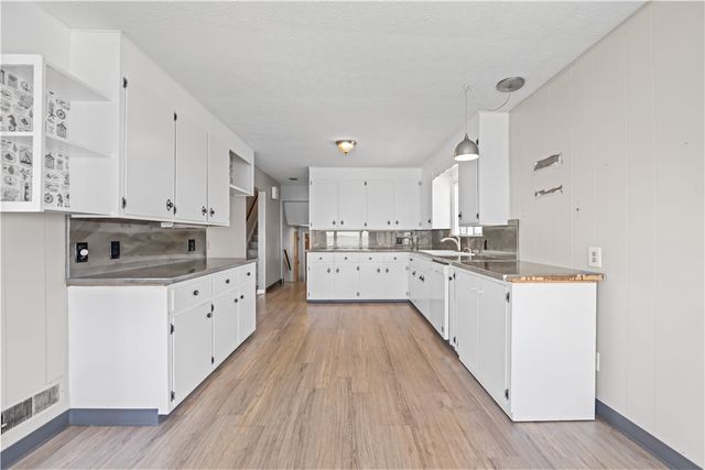 1934 Edgemere Drive, Greece, NY 14612