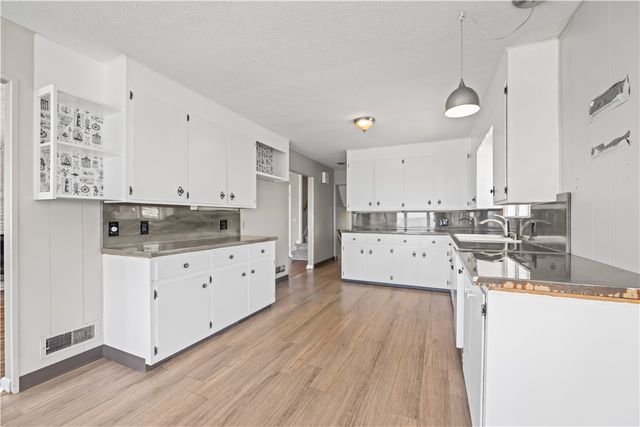 1934 Edgemere Drive, Greece, NY 14612