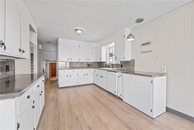 1934 Edgemere Drive, Greece, NY 14612