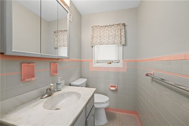 1934 Edgemere Drive, Greece, NY 14612