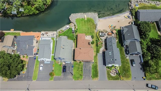 1934 Edgemere Drive, Greece, NY 14612