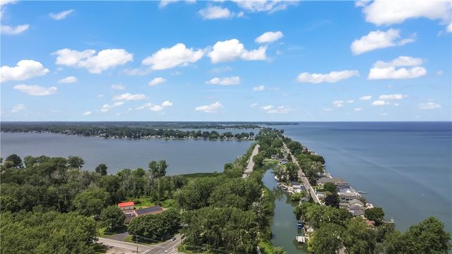 1934 Edgemere Drive, Greece, NY 14612