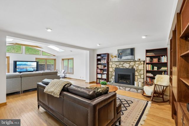 1116 ROCK CREEK DR, Wyncote, PA 19095
