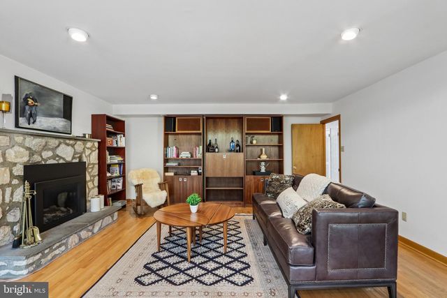 1116 ROCK CREEK DR, Wyncote, PA 19095