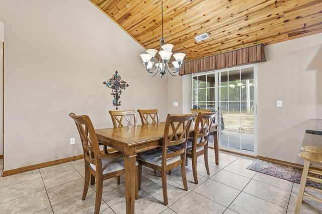 431 Pinewoods Village Drive, Hollister, MO 65672