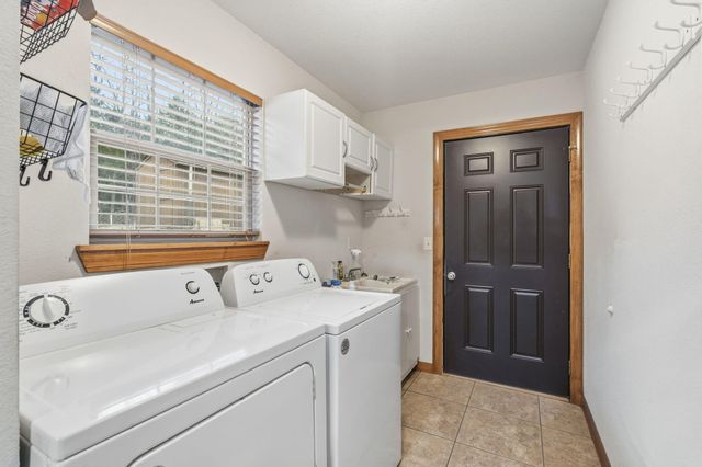 431 Pinewoods Village Drive, Hollister, MO 65672