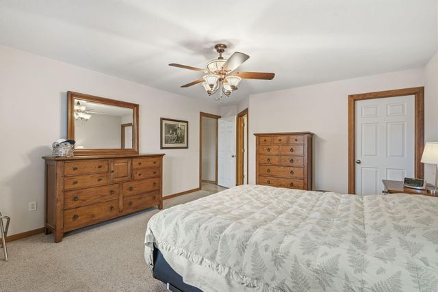 431 Pinewoods Village Drive, Hollister, MO 65672