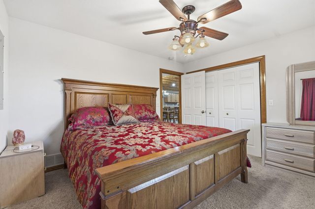 431 Pinewoods Village Drive, Hollister, MO 65672