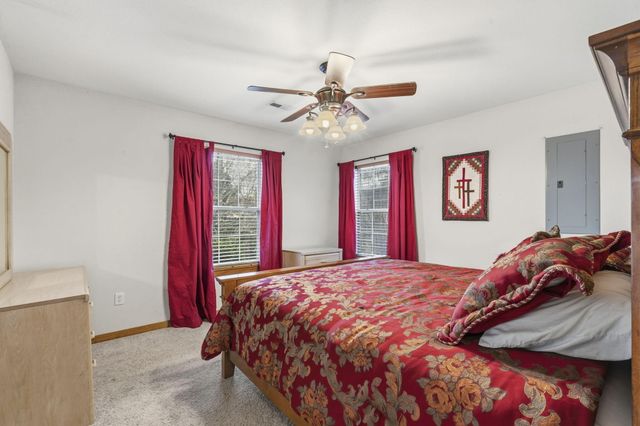 431 Pinewoods Village Drive, Hollister, MO 65672