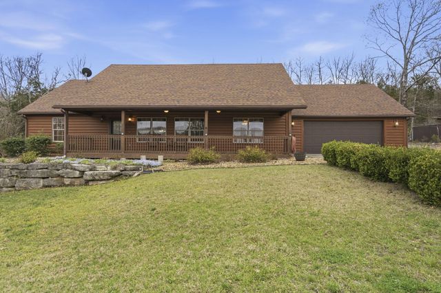 431 Pinewoods Village Drive, Hollister, MO 65672