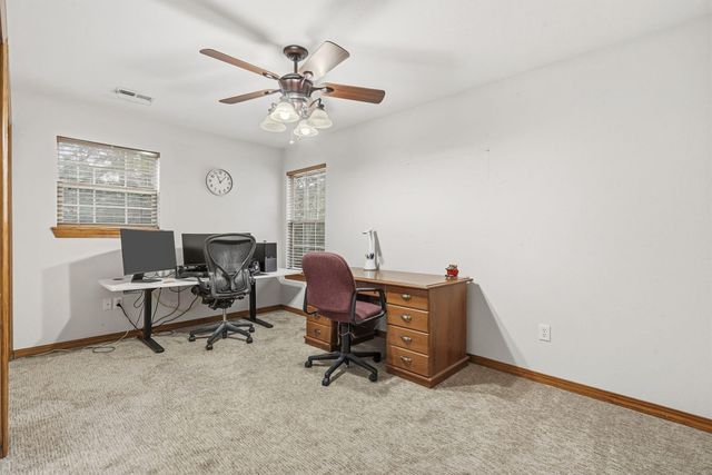 431 Pinewoods Village Drive, Hollister, MO 65672