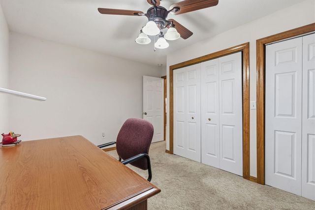 431 Pinewoods Village Drive, Hollister, MO 65672