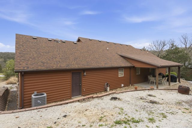 431 Pinewoods Village Drive, Hollister, MO 65672