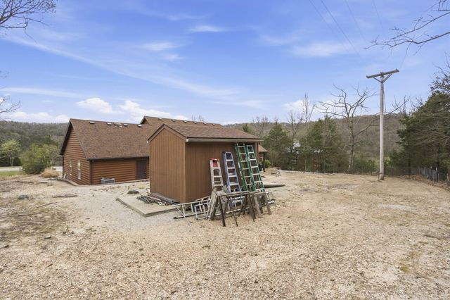 431 Pinewoods Village Drive, Hollister, MO 65672