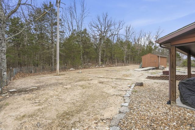 431 Pinewoods Village Drive, Hollister, MO 65672