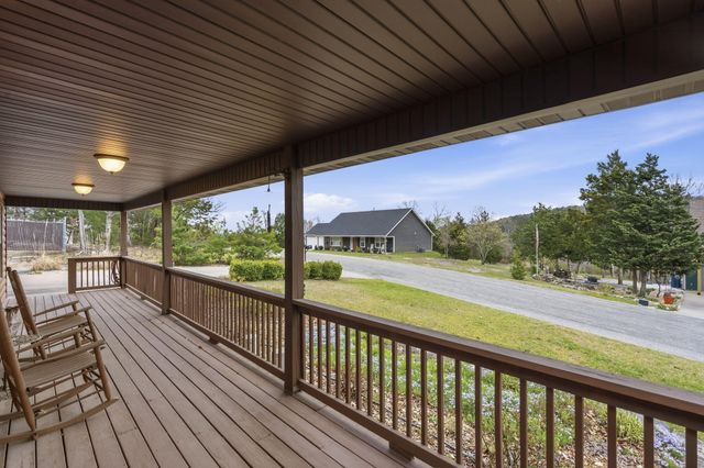 431 Pinewoods Village Drive, Hollister, MO 65672