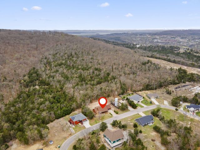 431 Pinewoods Village Drive, Hollister, MO 65672