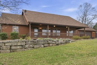 431 Pinewoods Village Drive, Hollister, MO 65672