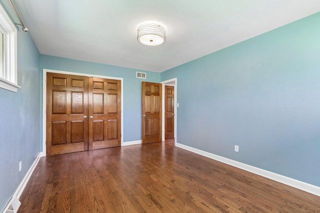 12024 Woodcrest CIRCLE, Franklin, WI 53132
