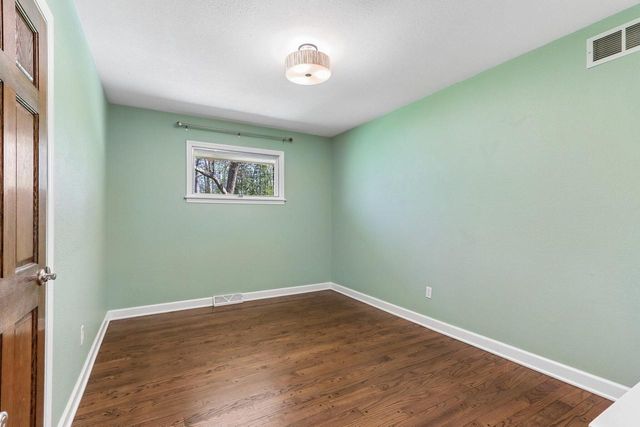 12024 Woodcrest CIRCLE, Franklin, WI 53132
