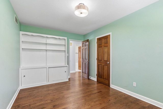 12024 Woodcrest CIRCLE, Franklin, WI 53132