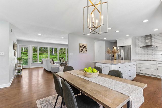 12024 Woodcrest CIRCLE, Franklin, WI 53132