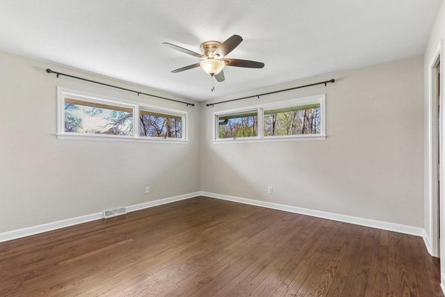 12024 Woodcrest CIRCLE, Franklin, WI 53132