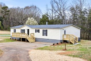 221 Friar Tuck Trail N, Murrayville, GA 30564