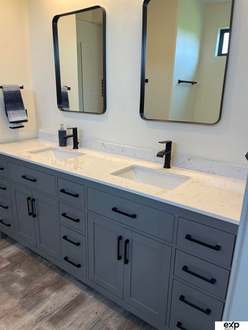 20505 Ogden Street, Elkhorn, NE 68022