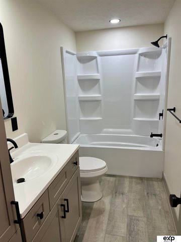 20505 Ogden Street, Elkhorn, NE 68022