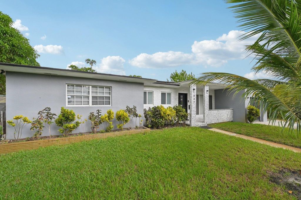 667 W Melrose Cir, Fort Lauderdale, FL 33312
