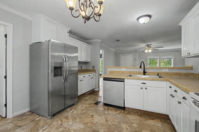 4630 York Landing Rd, Woodlawn, TN 37191