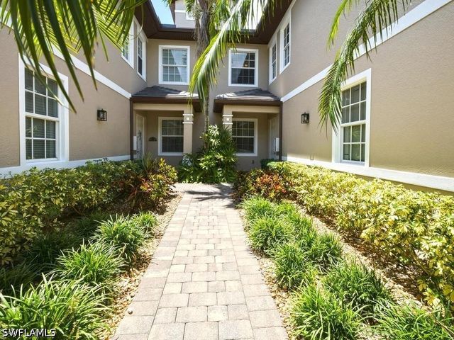 7877 Hawthorne DR 102, Naples, FL 34113