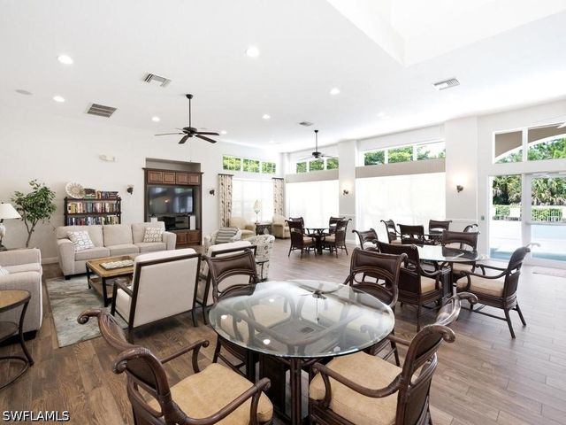 7877 Hawthorne DR 102, Naples, FL 34113