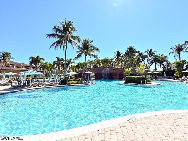 7877 Hawthorne DR 102, Naples, FL 34113