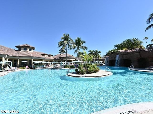 7877 Hawthorne DR 102, Naples, FL 34113