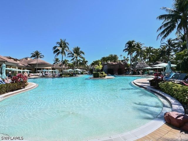 7877 Hawthorne DR 102, Naples, FL 34113