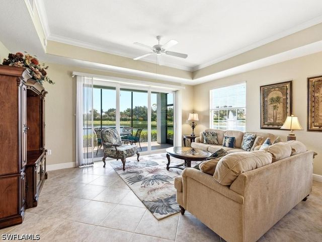 7877 Hawthorne DR 102, Naples, FL 34113
