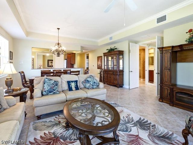 7877 Hawthorne DR 102, Naples, FL 34113