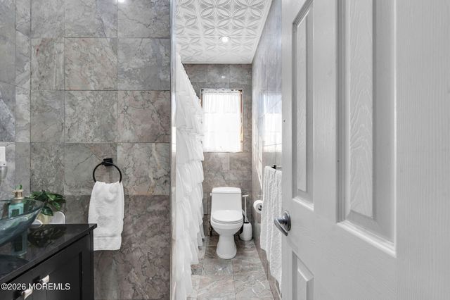 13 Poplar Place, Toms River, NJ 08753