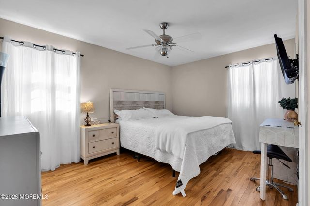 13 Poplar Place, Toms River, NJ 08753