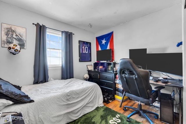 13 Poplar Place, Toms River, NJ 08753