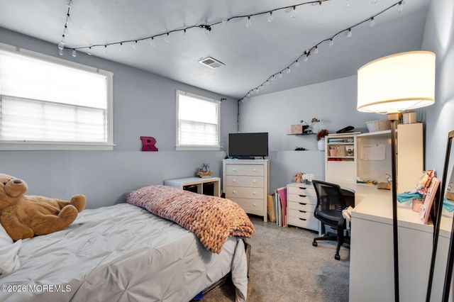 13 Poplar Place, Toms River, NJ 08753