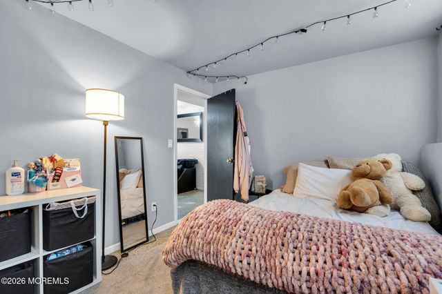 13 Poplar Place, Toms River, NJ 08753