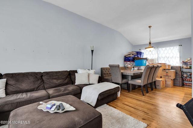 13 Poplar Place, Toms River, NJ 08753